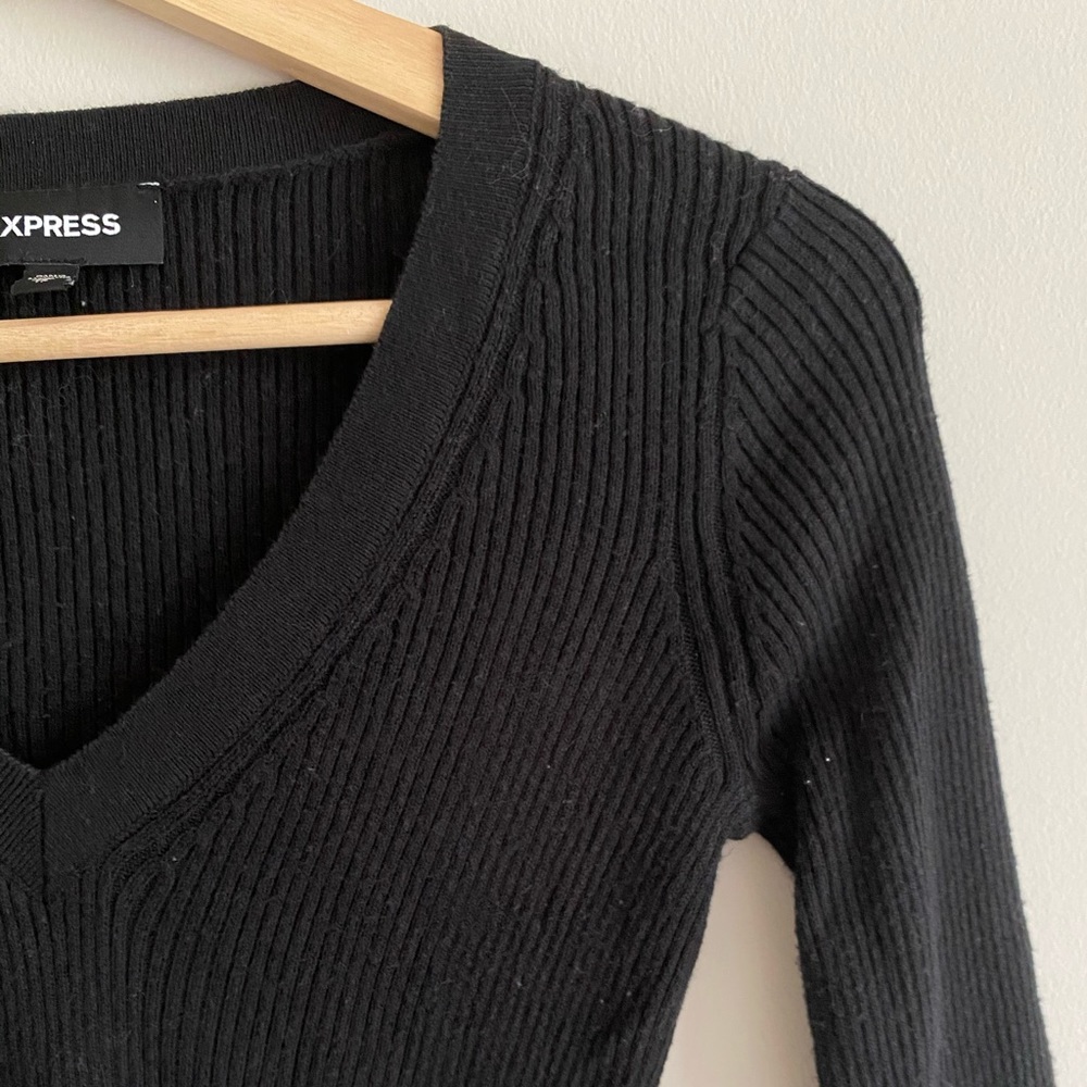 Express Sweater - Picture 2 of 4